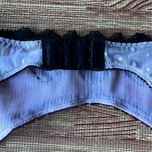 Jezebel light pink and black four strap garter belt M/L - NWOT - Picture 7 of 9